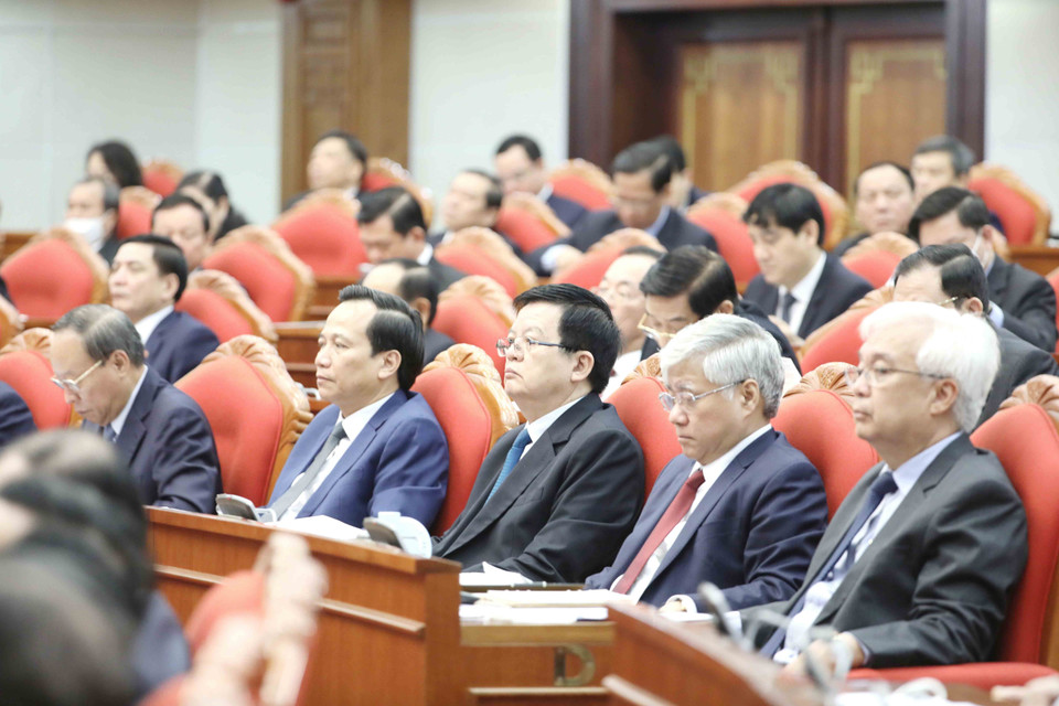 Các đồng chí Ủy viên Trung ương Đảng dự hội nghị. (Ảnh: Phương Hoa/TTXVN)