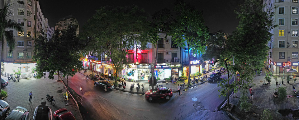 Một góc khu phố Hàn Quốc trong khu đô thị Mỹ Đình-Sông Đà. (Ảnh: Tuấn Anh/TTXVN)