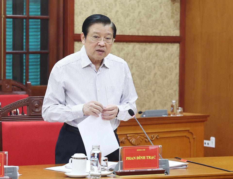Đồng chí Phan Đình Trạc, Uỷ viên Bộ Chính trị, Bí thư Trung ương Đảng, Trưởng Ban Nội chính Trung ương, Phó Trưởng ban Thường trực Ban Chỉ đạo phát biểu. (Ảnh: Thống Nhất/TTXVN)