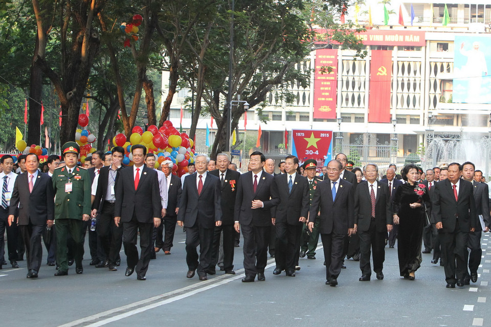Lãnh đạo Đảng, Nhà nước, Quốc hội, Chính phủ tại lễ míttinh. (Nguồn: TTXVN)