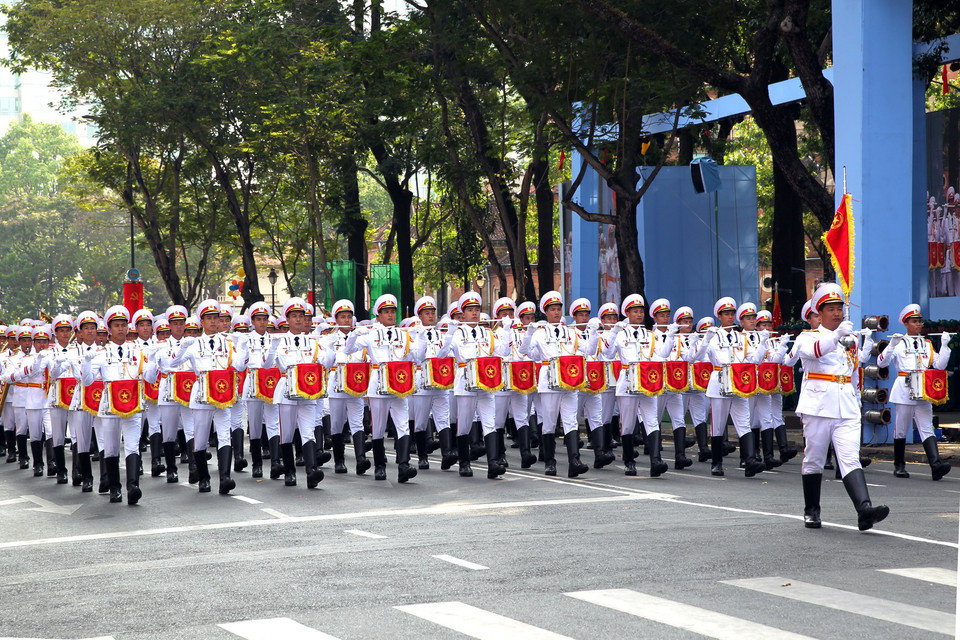 Khối Quân nhạc tham gia diễu binh kỷ niệm 40 năm Ngày Giải phóng miền Nam, thống nhất đất nước. (Nguồn: TTXVN)
