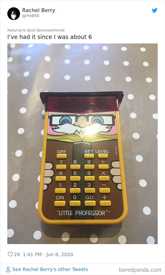 Một chiếc máy tính thuộc về tuổi thơ của ai đó. (Nguồn: Boredpanda)