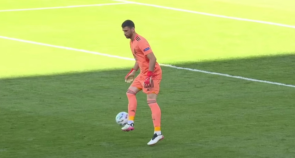 Tuy nhiên, sai lầm của thủ môn Unai Simon khiến Tây Ban Nha phải nhận bàn thua. (Nguồn: Reuters)