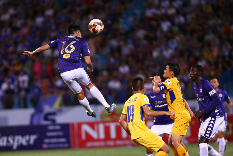 Trong khi đó, Hà Nội FC đứt chuỗi 32 trận bất bại liên tiếp trên sân nhà và sẽ gặp khó khăn hơn trên con đường bảo vệ chức vô địch ở mùa giải này. (Ảnh: Nguyên An/Vietnam+)