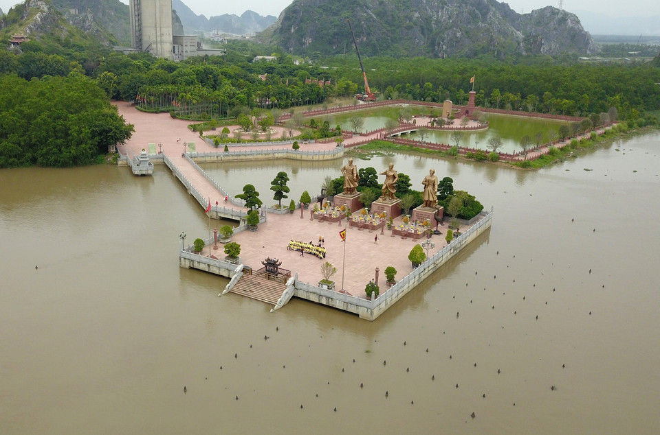 Toàn cảnh Khu Di tích Bạch Đằng Giang. (Ảnh: Minh Đức/TTXVN)