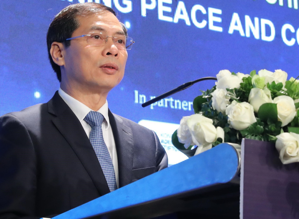 Thứ trưởng Thường trực Bộ Ngoại giao Bùi Thanh Sơn phát biểu tại Hội thảo khoa học quốc tế về biển Đông lần thứ 12. (Ảnh: Lâm Khánh/TTXVN)