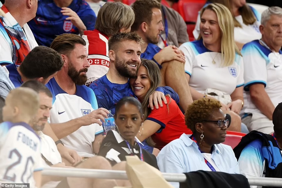 Khoảnh khắc hạnh phúc của Luke Shaw bên bạn gái Anouska Santos. (Nguồn: Getty Images)