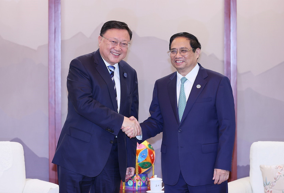 Thủ tướng Phạm Minh Chính tiếp ông Vương Đồng Trụ, Chủ tịch Hội đồng Quản trị Tập đoàn xây dựng giao thông Trung Quốc (CCCC). (Ảnh: Dương Giang/TTXVN)