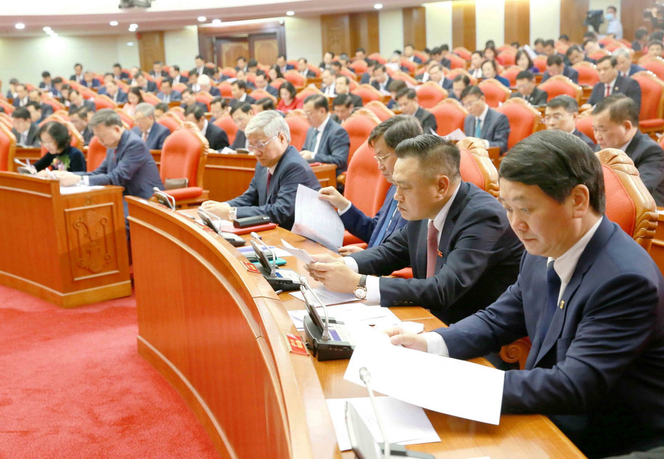 Các đồng chí Ủy viên Trung ương Đảng dự Hội nghị. (Ảnh: Phương Hoa/TTXVN)