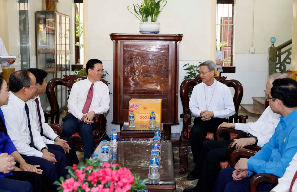 Chủ tịch nước Võ Văn Thưởng thăm và chúc Tết tại Giáo phận Vĩnh Long. (Ảnh: Thống Nhất/TTXVN)