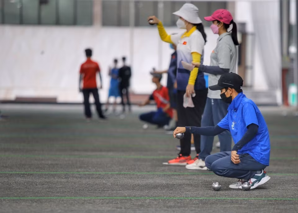 Tại SEA Games 31, đội tuyển bi sắt Việt Nam sẽ thi đấu với các nội dung bộ ba, đôi phối hợp và kỹ thuật đối với nam, nữ; đôi nam-nữ và bộ ba phối hợp 2 nữ 1 nam. (Ảnh: Tuấn Đức/TTXVN)