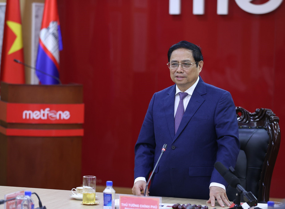 Thủ tướng Phạm Minh Chính phát biểu tại buổi làm việc với lãnh đạo Công ty viễn thông Metfone. (Ảnh: Dương Giang/TTXVN)