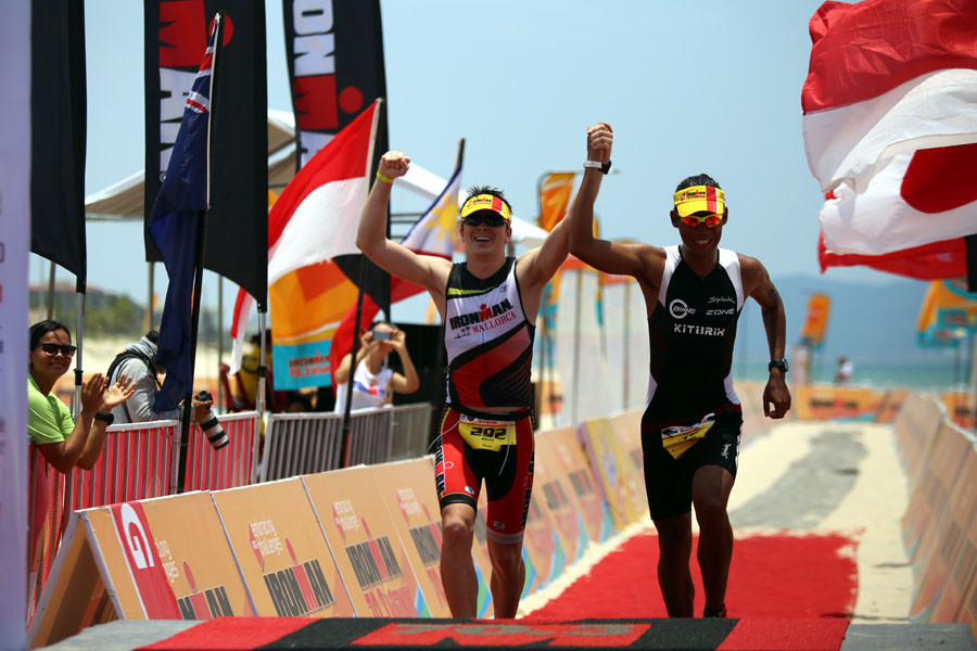 Cùng về đích. (Ảnh: Hiền Trần/Vietnam+)