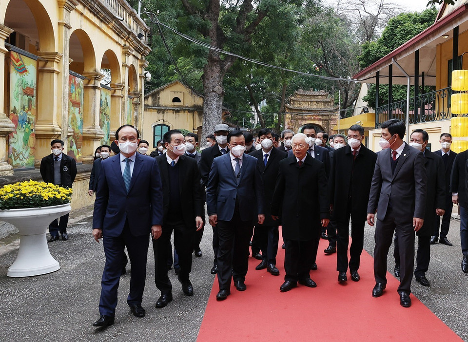 Tổng Bí thư Nguyễn Phú Trọng đến dâng hương tại Khu di sản Hoàng thành Thăng Long. (Ảnh: Trí Dũng/TTXVN)