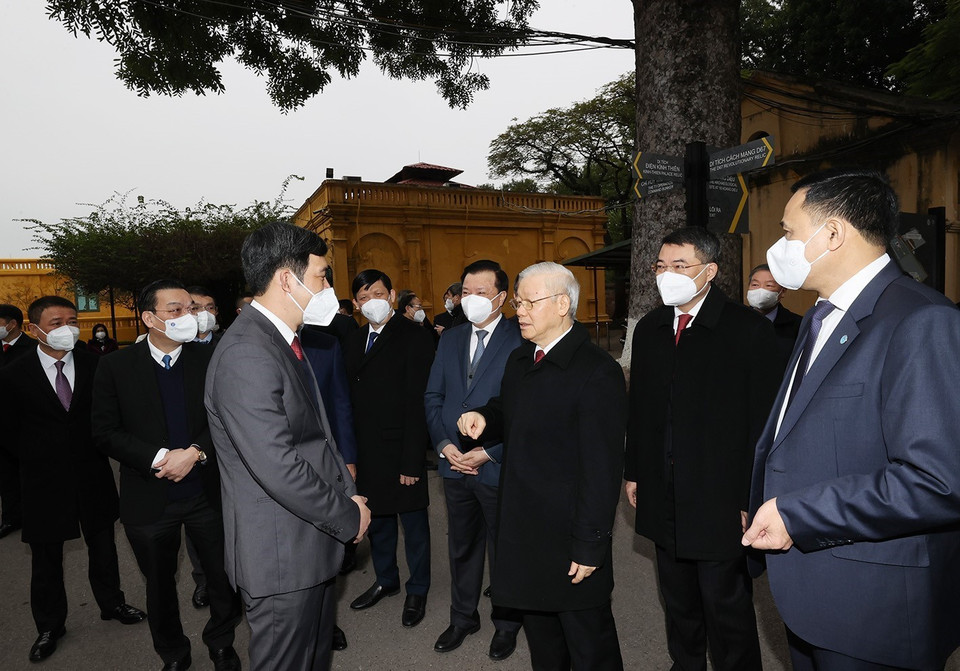 Tổng Bí thư Nguyễn Phú Trọng tại Khu di sản Hoàng thành Thăng Long. (Ảnh: Trí Dũng/TTXVN)