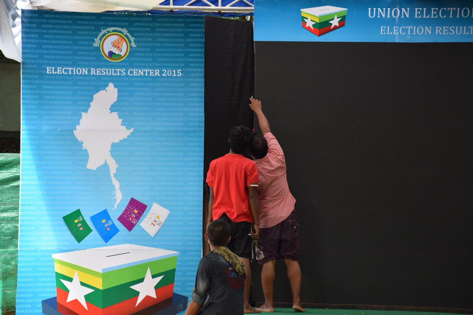 Cuộc bầu cử ngày 8/11 có thể coi là bước thứ 7 và cũng là bước cuối cùng trong lộ trình xây dựng đất nước của 'Lộ trình 7 bước' được công bố và triển khai từ đầu năm 2003. (Ảnh: Sơn Nam/Vietnam+)