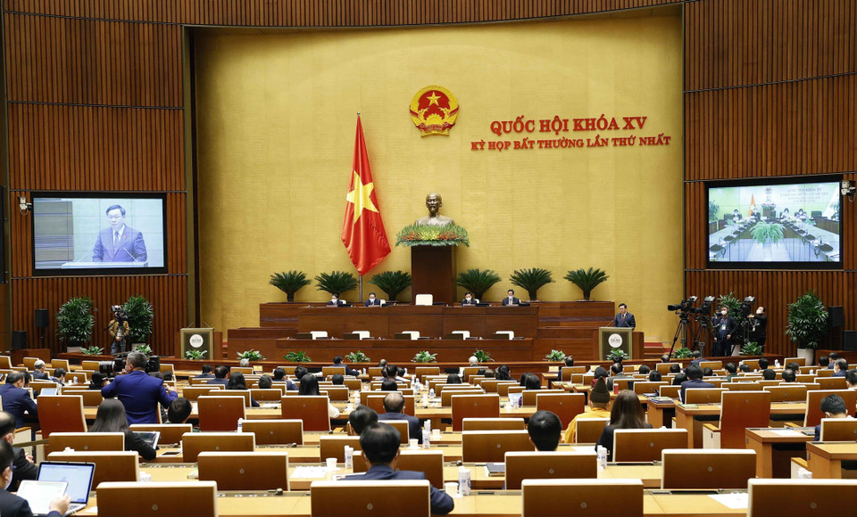 Chủ tịch Quốc hội Vương Đình Huệ phát biểu tại phiên bế mạc kỳ họp. (Ảnh: Doãn Tấn/TTXVN)