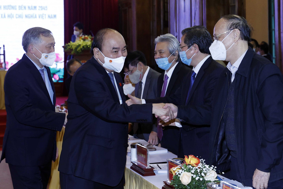 Sáng 11/1, Chủ tịch nước Nguyễn Xuân Phúc, Trưởng Ban Chỉ đạo Cải cách Tư pháp Trung ương đã đến dự Hội thảo khoa học Cải cách tư pháp tại Tòa án Nhân dân đến năm 2030, định hướng đến năm 2045 đáp ứng yêu cầu xây dựng, hoàn thiện Nhà nước pháp quyền xã hội chủ nghĩa Việt Nam. (Ảnh: Thống Nhất/TTXVN) 