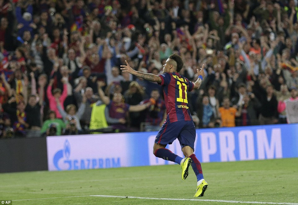 ....Neymar ấn định chiến thắng 3-0 cho Barcelona.