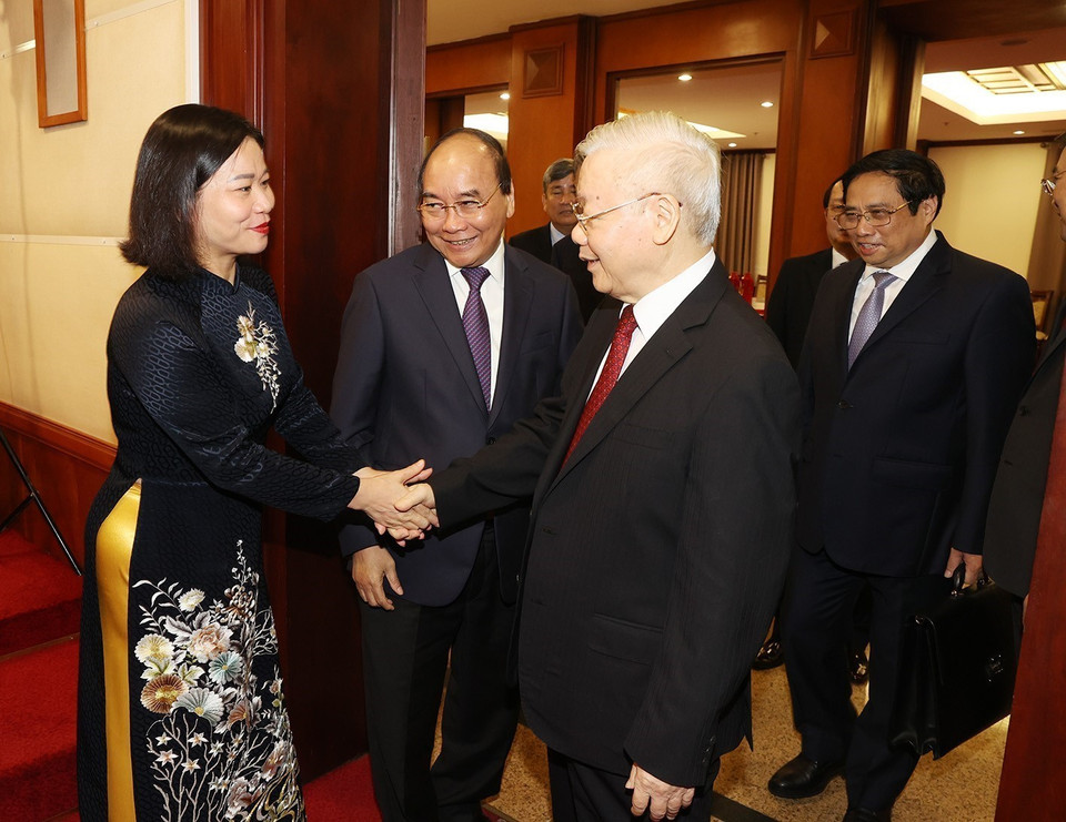 Tổng Bí thư Nguyễn Phú Trọng và các đồng chí lãnh đạo Đảng, Nhà nước với đại biểu dự khai mạc hội nghị. (Ảnh: Trí Dũng/TTXVN)