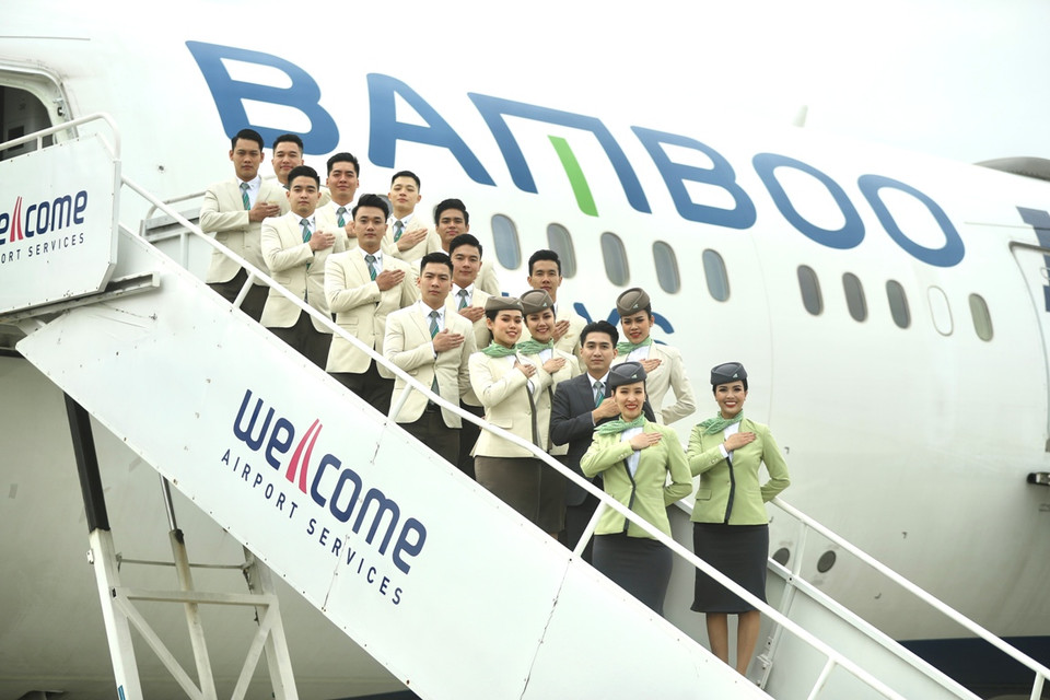 Để thực hiện chuyến bay ý nghĩa này, Bamboo Airways sắp xếp tổ bay gồm 26 thành viên, bao gồm 6 phi công, 16 tiếp viên, 2 nhân viên kỹ thuật, 2 nhân viên mặt đất. (Ảnh: CTV/Vietnam+)