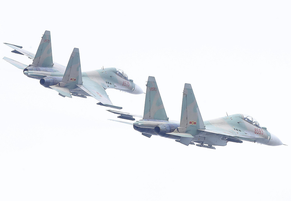 Màn trình diễn của phi đội Su30 MK. (Ảnh: Lâm Khánh/TTXVN)