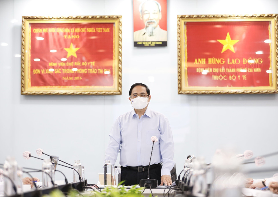 Thủ tướng Phạm Minh Chính phát biểu tại buổi làm việc với lãnh đạo Bệnh viện Chợ Rẫy. (Ảnh: Dương Giang/TTXVN)