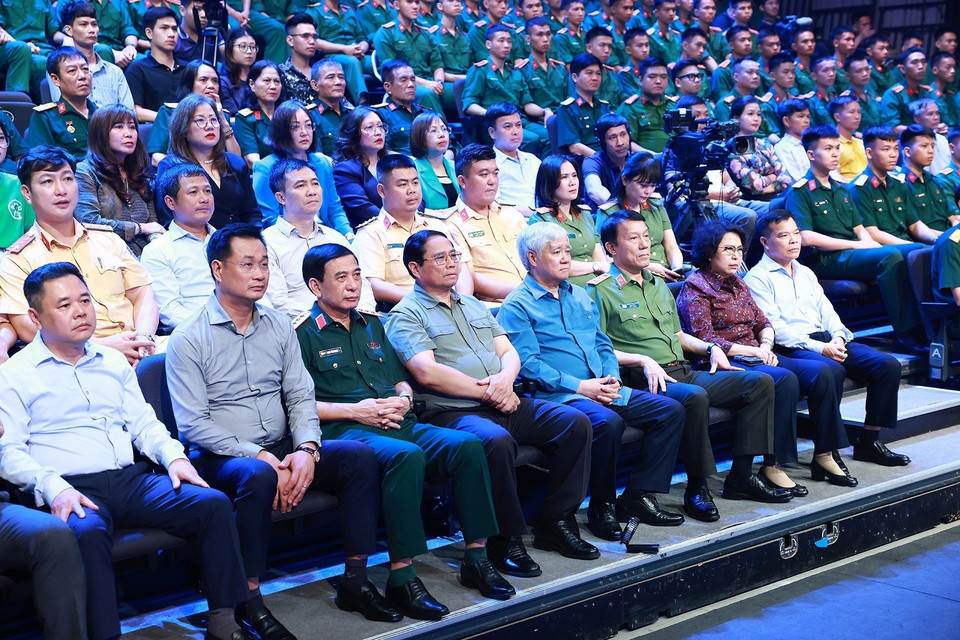 Thủ tướng Phạm Minh Chính dự Chương trình "Điểm tựa Việt Nam." (Ảnh: Dương Giang/TTXVN)