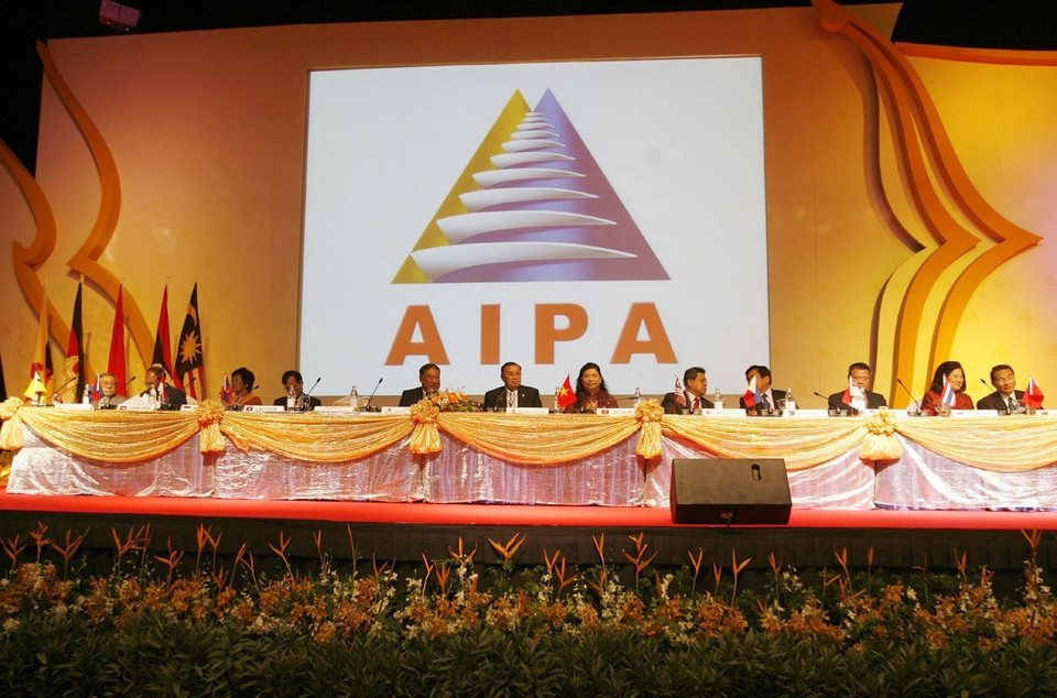 Phiên họp toàn thể thứ hai của Đại hội đồng AIPA lần thứ 30 tại Pattaya (Thái Lan), ngày 6/8/2009. Chủ tịch Quốc hội Tòng Thị Phóng, Trưởng đoàn đại biểu Quốc hội Việt Nam tham gia Đoàn Chủ tịch Phiên họp. (Ảnh: Trí Dũng/TTXVN)