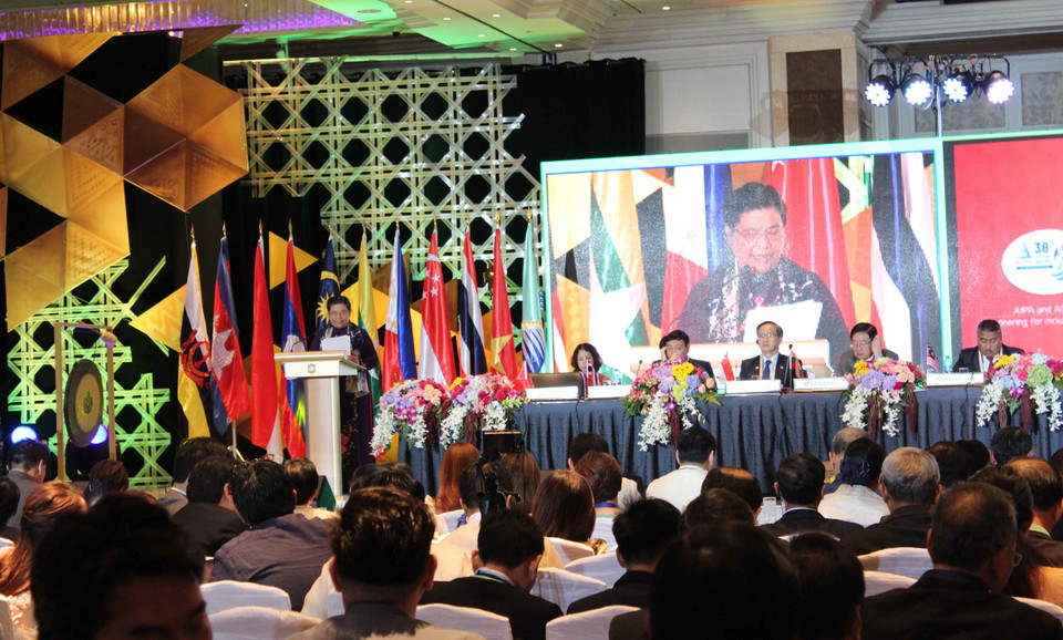 Phó Chủ tịch Thường trực Quốc hội Tòng Thị Phóng phát biểu tại Lễ khai mạc Đại Hội đồng AIPA 38 ở Manila (Philippines), ngày 16/9/2017. (Ảnh: TTXVN phát)