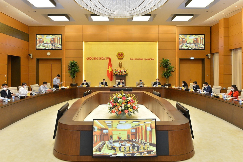 Chủ tịch Quốc hội Vương Đình Huệ chủ trì cuộc họp với Văn phòng Quốc hội và các cơ quan liên quan về việc chuẩn bị tổ chức Kỳ họp thứ hai, Quốc hội Khóa XV, dự kiến khai mạc vào ngày 20/10. (Ảnh: TTXVN)