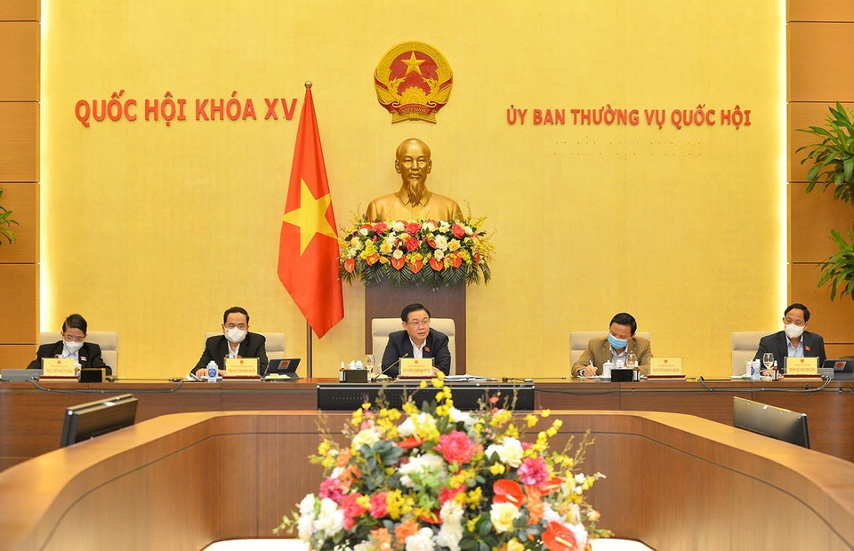 Chủ tịch Quốc hội Vương Đình Huệ chủ trì cuộc họp. (Ảnh: TTXVN)