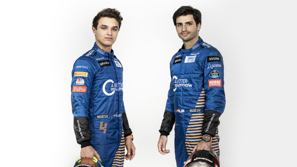 Hai tay đua của McLaren Lando Norris (trái) và Carlos Sainz. (Nguồn: formula1) 