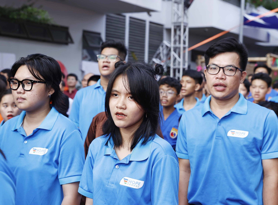 Học sinh trường tiểu học, THCS và THPT Hy Vọng tại Ngày hội tới trường.(Ảnh: Thống Nhất/TTXVN)