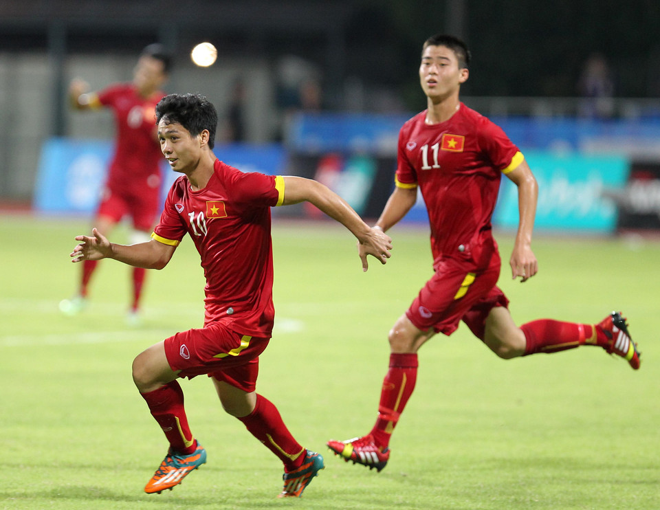 Phút 45+1, Công Phượng đã lập công nâng tỷ số lên 2-0.