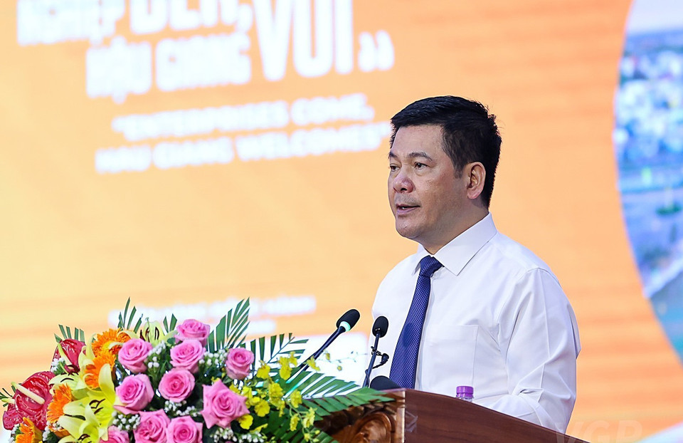 Bộ trưởng Bộ Công Thương Nguyễn Hồng Diên phát biểu. (Ảnh: Dương Giang/TTXVN)