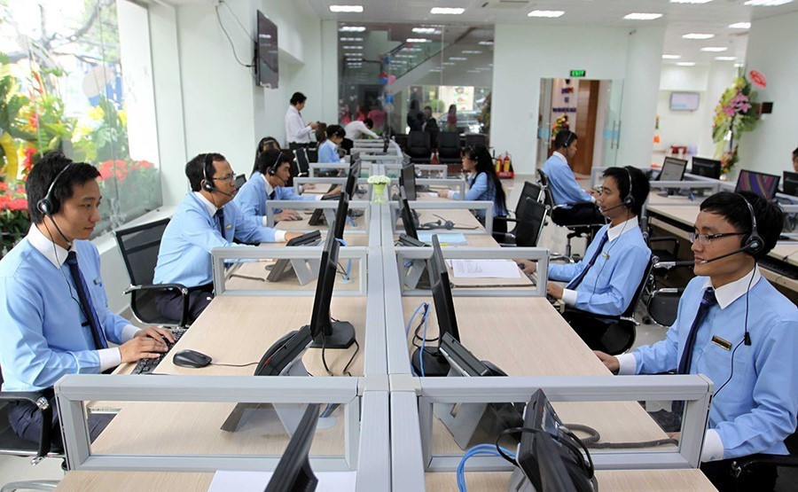 Trung tâm chăm sóc khách hàng - Chi nhánh Tổng công ty Điện lực miền Nam (EVN SPC.CC) có cơ sở hạ tầng trang thiết bị công nghệ hiện đại, có thể phục vụ cho 6,8 triệu khách hàng sử dụng điện tại 211 quận/huyện trên địa bàn 21 tỉnh, thành phố phía Nam. (Ảnh: Thanh Vũ/TTXVN)