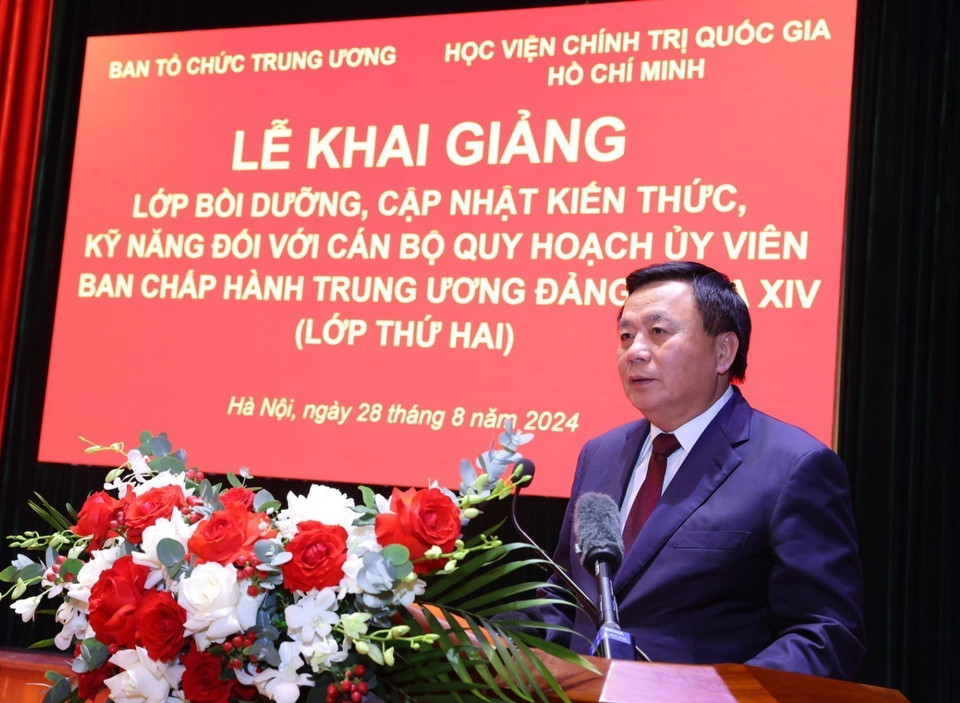 Giáo sư, tiến sỹ Nguyễn Xuân Thắng, Ủy viên Bộ Chính trị, Giám đốc Học viện Chính trị quốc gia Hồ Chí Minh, Chủ tịch Hội đồng Lý luận Trung ương phát biểu. (Ảnh: Văn Điệp/TTXVN)