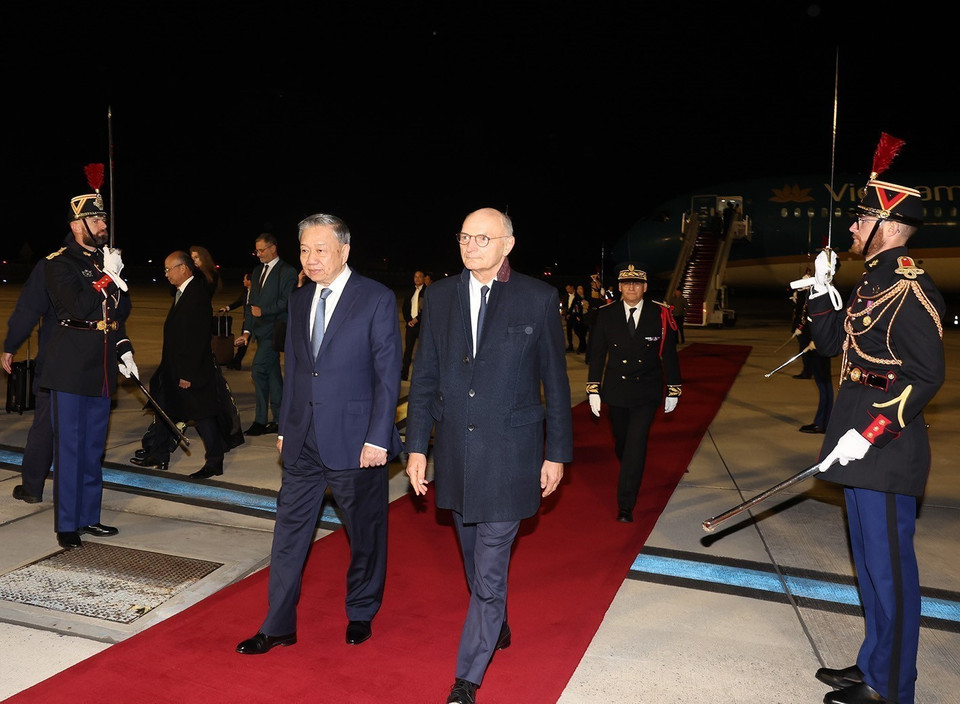 Tổng Bí thư, Chủ tịch nước Tô Lâm đến sân bay Orly ở thủ đô Paris, Cộng hòa Pháp. (Ảnh: Trí Dũng/TTXVN)