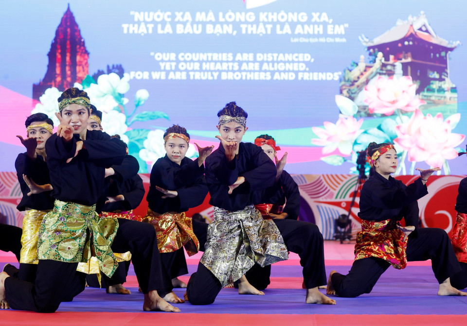 Màn biểu diễn Pencak Silat - môn võ đặc trưng của Indonesia. (Ảnh: Thống Nhất/TTXVN)