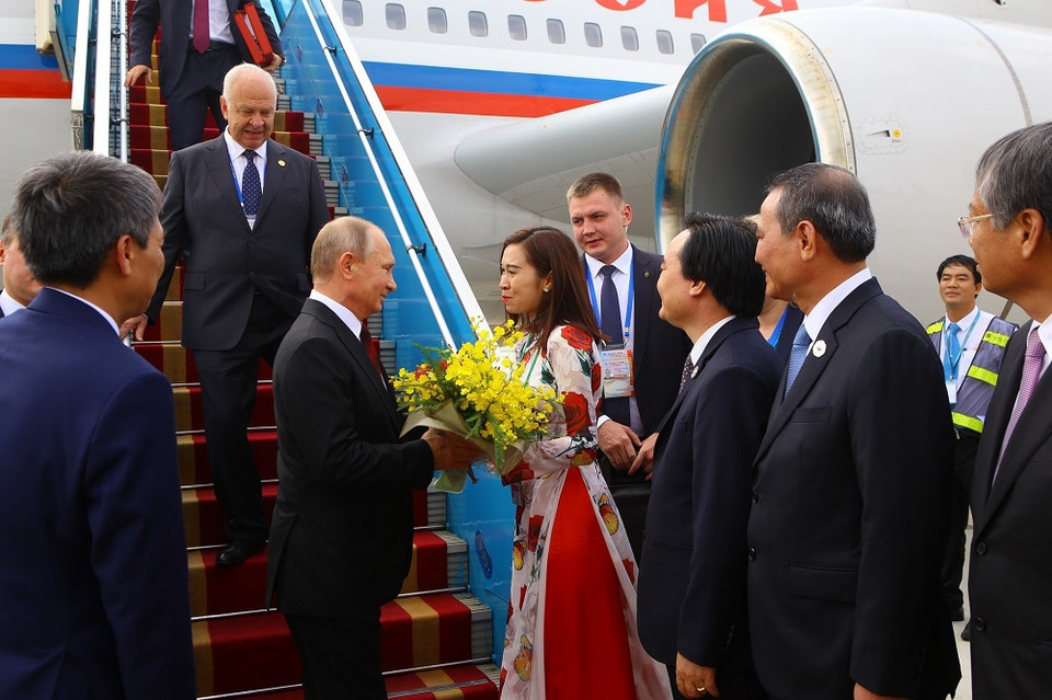 Nhận lời mời của Chủ tịch nước Trần Đại Quang và Phu nhân, Đoàn lãnh đạo Cấp cao nền kinh tế Nga do Tổng thống Vladimir Putin dẫn đầu tham dự Tuần lễ Cấp cao APEC 2017, tại thành phố Đà Nẵng. Ảnh: TTXVN