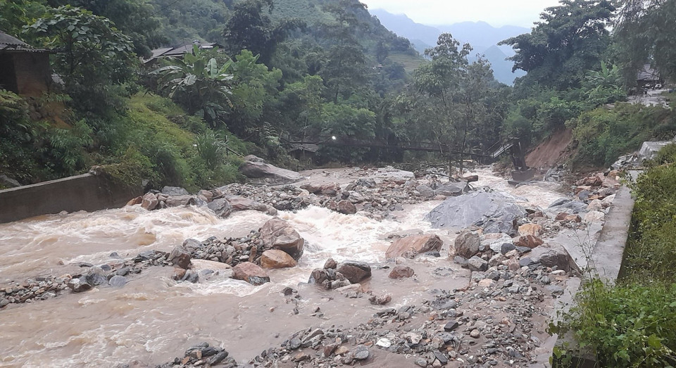 Lũ ống xảy ra tại khu vực suối thuộc xã Liên Minh, thị xã Sa Pa. (Ảnh: TTXVN phát)