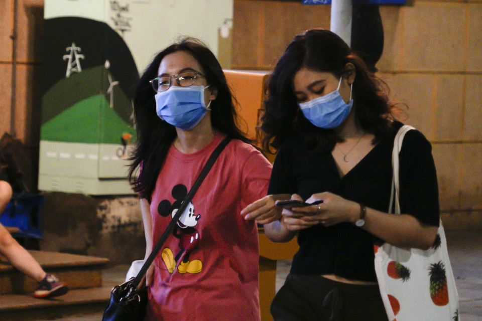 Bạn Nguyễn Minh Trang, hiện đang sinh sống tại TP. Hồ Chí Minh cho biết: ‘’Đã hơn một tháng rồi mình mới trở về Hà Nội, đúng dịp phố đi bộ mở lại nên mình rủ bạn đi chơi ngay.’’ (Ảnh: Minh Hiếu/Vietnam+)