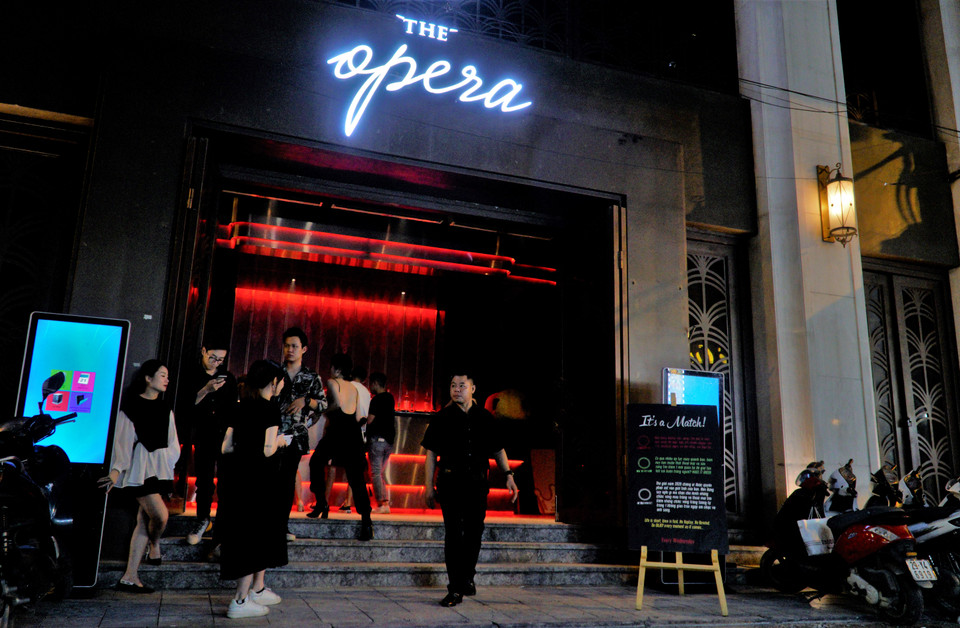 Các quán bar, pub đã dần hoạt động trở lại. (Ảnh: Minh Hiếu/Vietnam+)