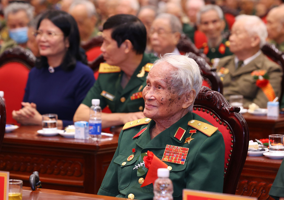 Trung tướng Nguyễn Quốc Thước, Anh hùng lực lượng vũ trang nhân dân Việt Nam tại buổi gặp mặt. (Ảnh: Văn Điệp/TTXVN)