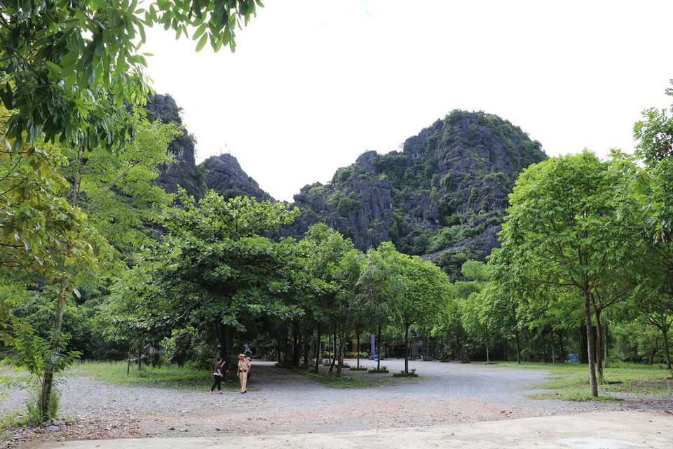  Khu vực Tràng An cổ vốn rất tấp nập nay đã không còn hoạt động đón du khách. (Ảnh: Ninh Đức Phương/TTXVN)