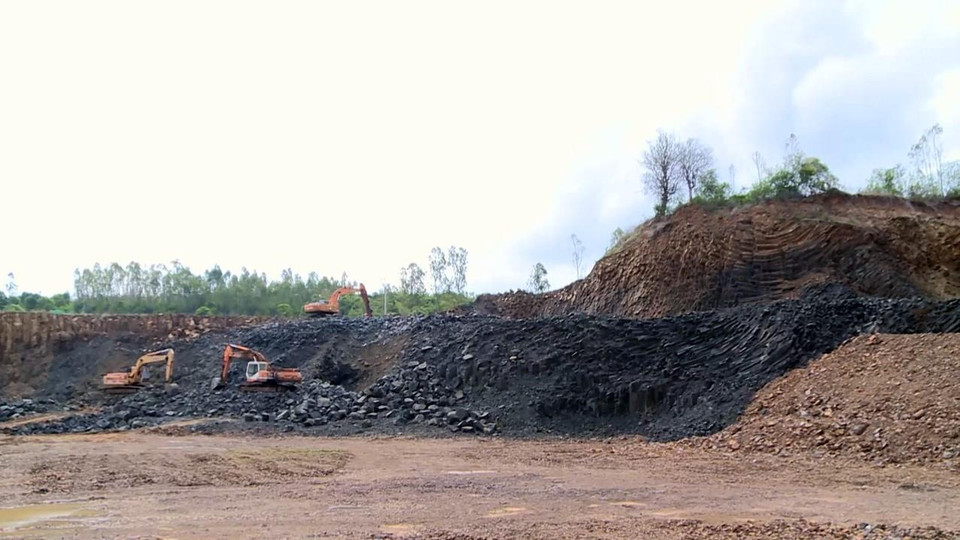 Điểm đến độc đáo này được phát hiện trong quá trình khai thác đá phục vụ thi công công trình. (Ảnh: Xuân Triệu/TTXVN)