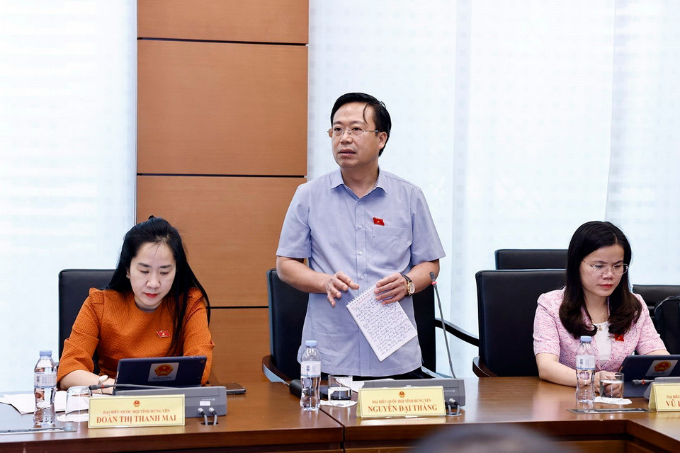 Đại biểu Quốc hội tỉnh Hưng Yên Nguyễn Đại Thắng phát biểu ý kiến. (Ảnh: Doãn Tấn/TTXVN)