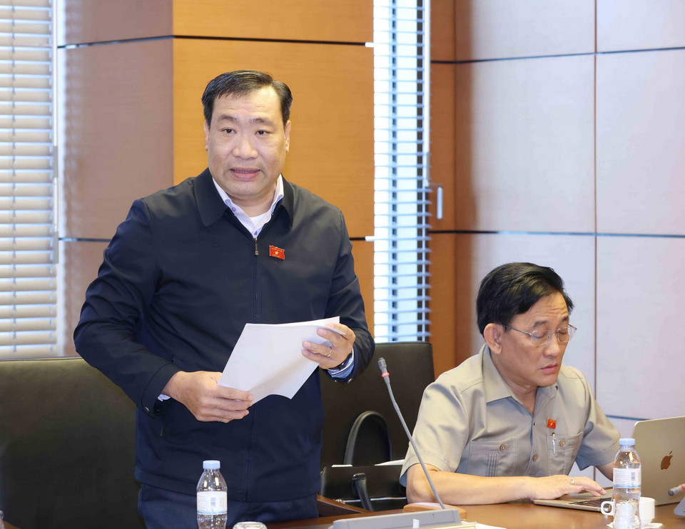 Đại biểu Quốc hội tỉnh Trà Vinh Thạch Phước Bình phát biểu.