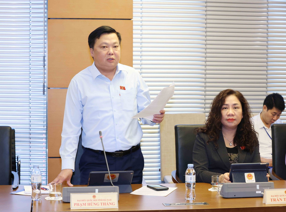 Đại biểu Quốc hội tỉnh Hà Nam Phạm Hùng Thắng phát biểu.(Ảnh: Phương Hoa/TTXVN)
